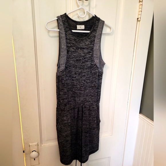 Lou & Grey Dresses & Skirts - Lou & grey 2 tone heather drawstring dress